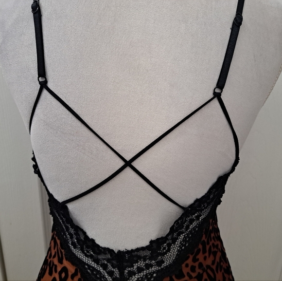 In Bloom Leopard Print In Crushed Velvet Sexy Nightie Size SP - Picture 5 of 15